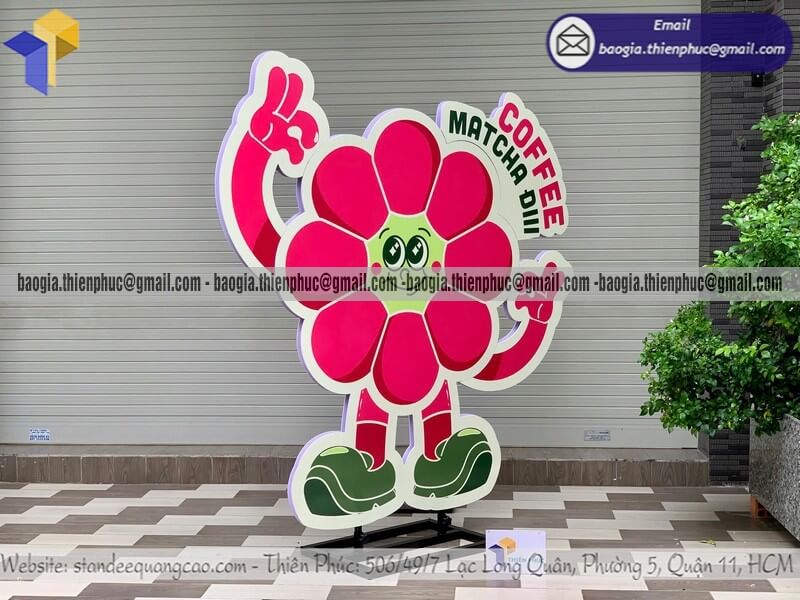 Nơi nhận làm standee mô hình sản phẩm in 3D trước quán cafe theo yêu cầu cho quán cafe trà sữa