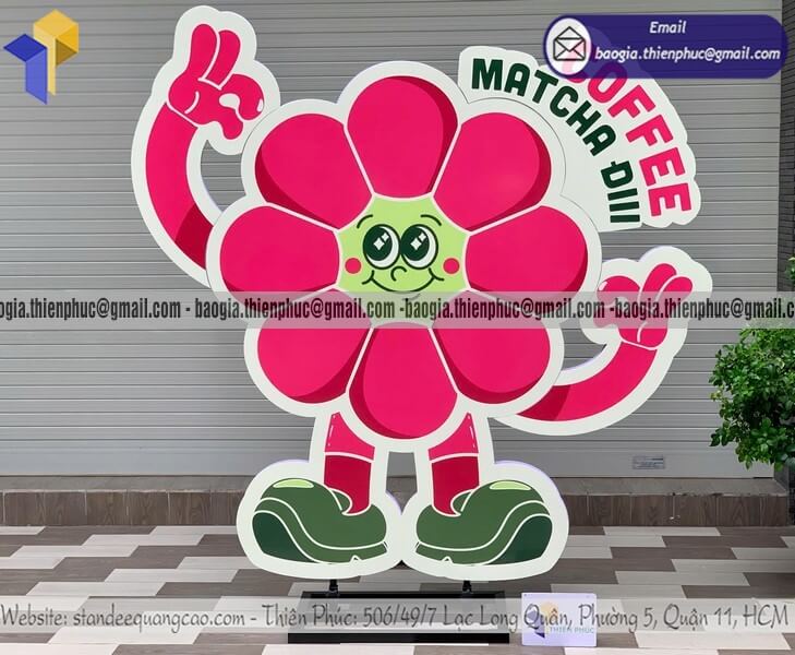 Nơi nhận làm standee mô hình sản phẩm in 3D trước quán cafe