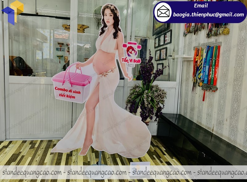 sản xuất mô hình standee hình người