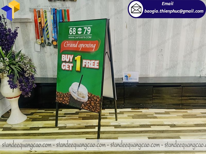 sản xuất chân standee khung sắt chữ a