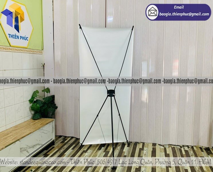 Standee 1 mặt chữ X treo poster cho sự kiện gia công trọn gói mọi chiến dịch quảng cáo