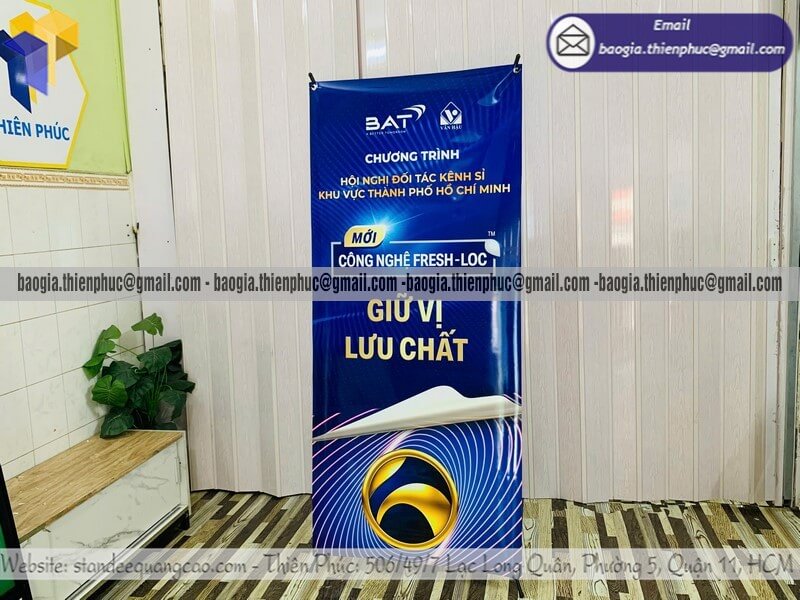 Standee 1 mặt chữ X treo poster cho sự kiện