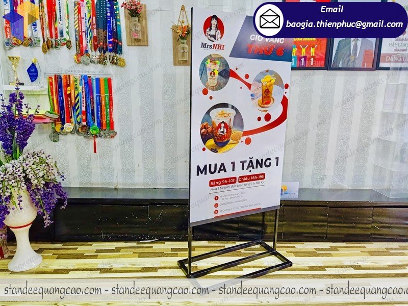 standee 2 mặt quảng cáo giá rẻ