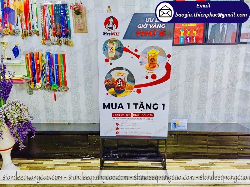 standee 2 mặt quảng cáo