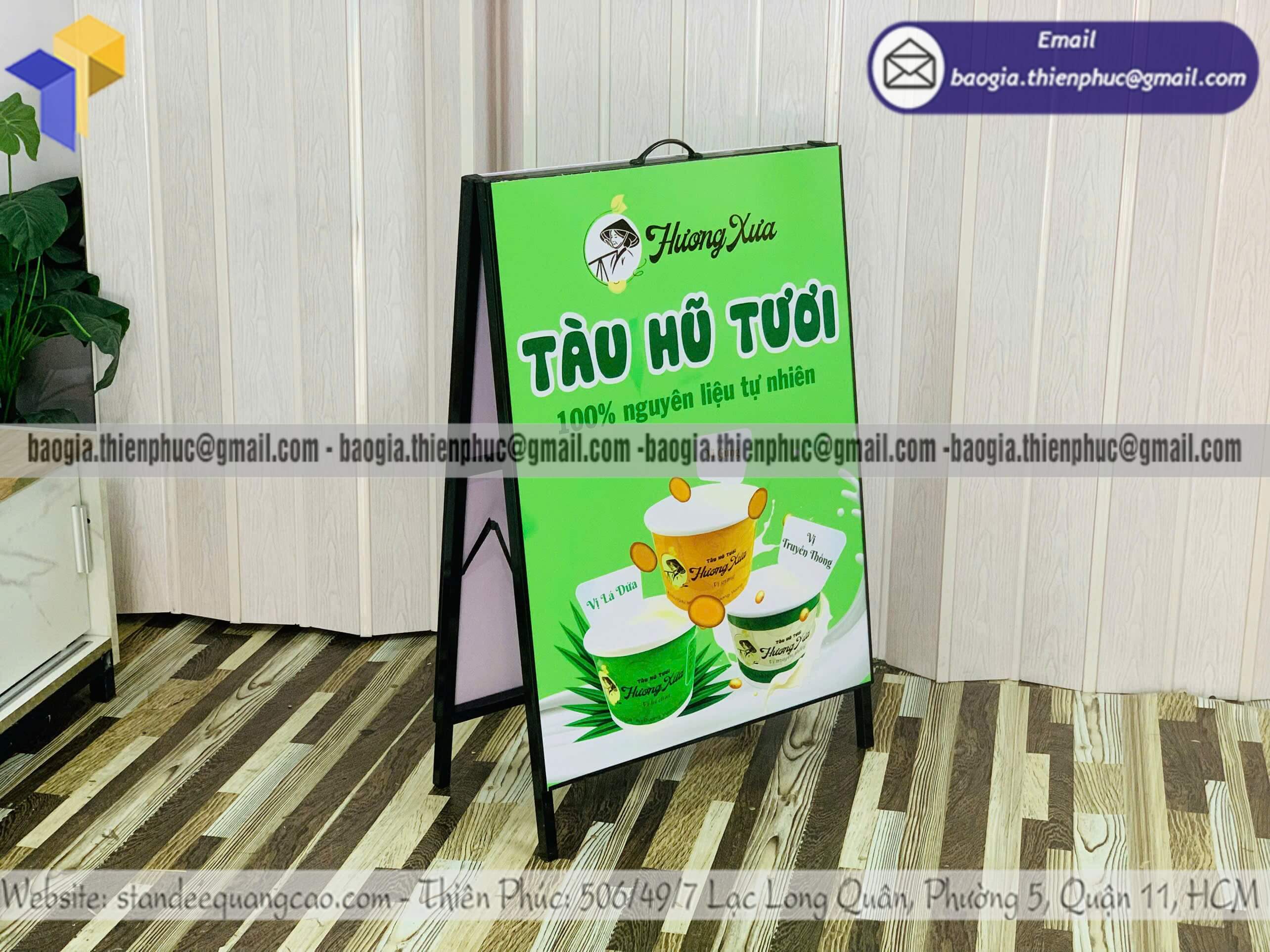 Standee A đứng chân sắt in poster hai mặt giá rẻ markerting thông minh thu hút khách