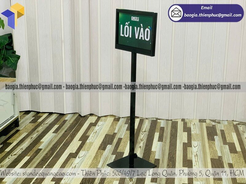 Standee bảng hướng dẫn lối đi in 2 mặt bằng sắt sự kiện điều hướng khách hàng chuyên nghiệp