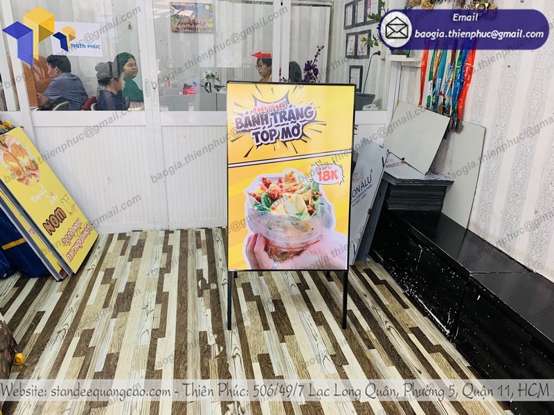 Standee chân chữ A ngoài trời uy tín