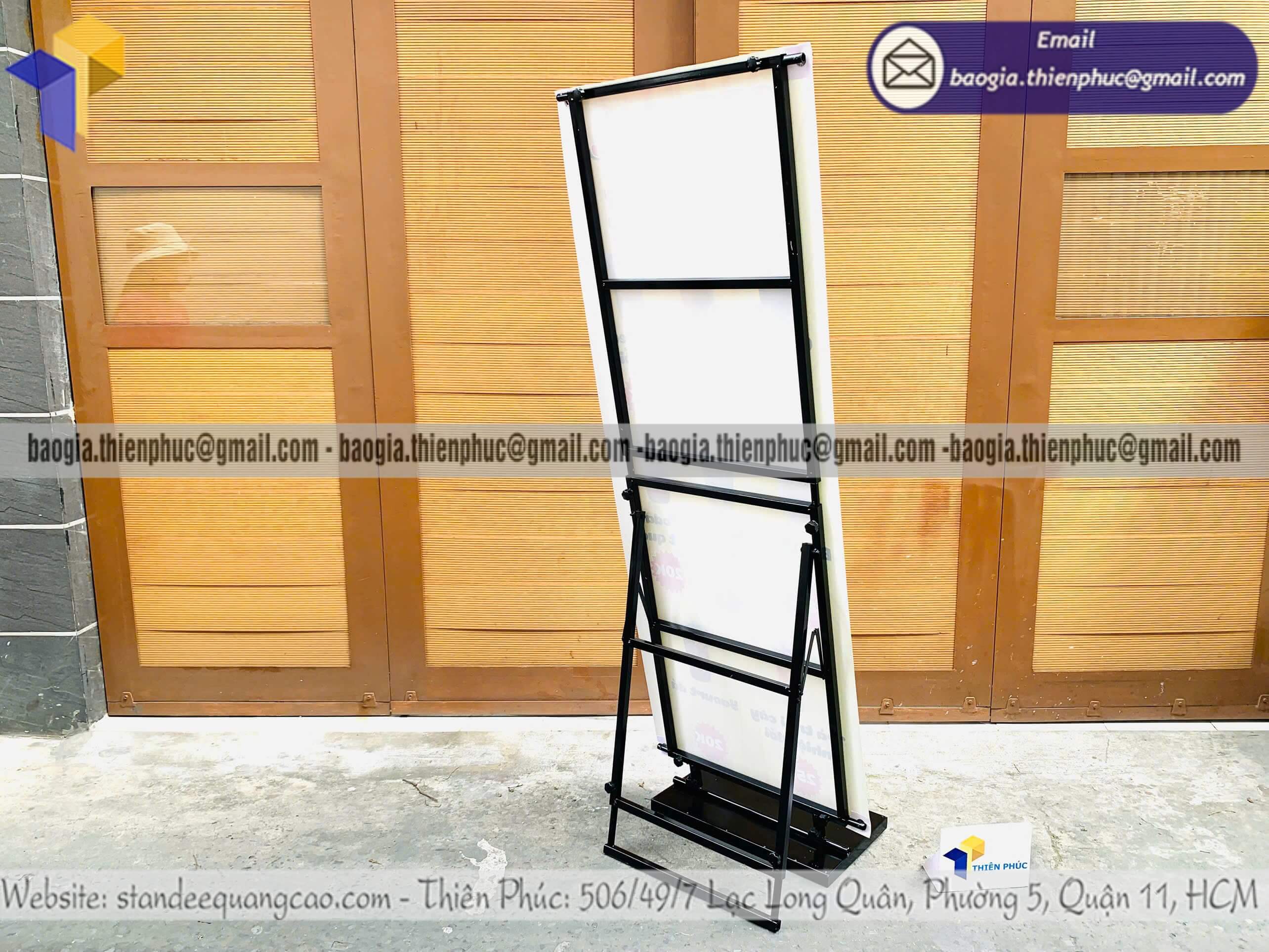 Standee chân đế sắt banner treo chịu gió ngoài trời giá xưởng trực tiếp cho doanh nghiệp vừa
