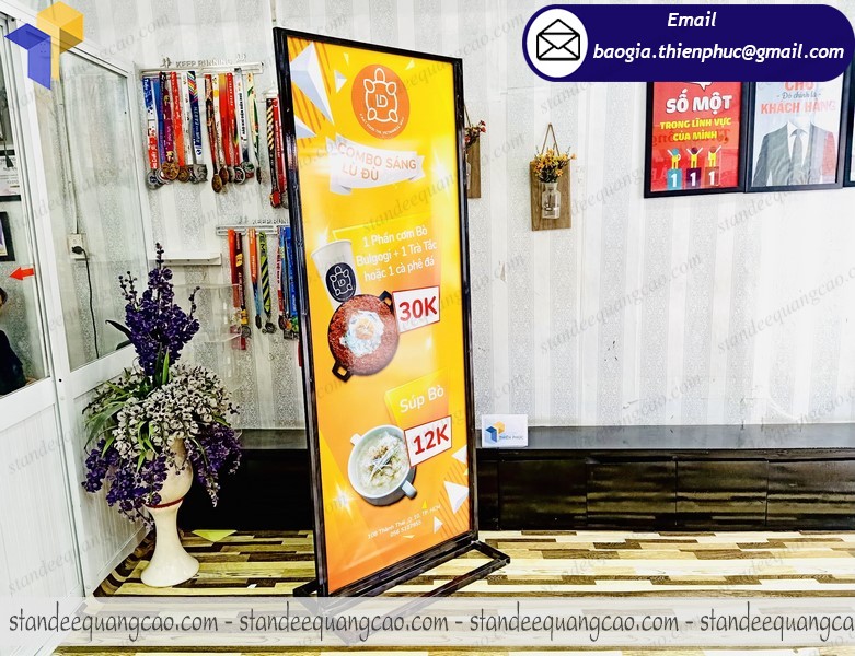 standee chân sắt chịu gió giá rẻ