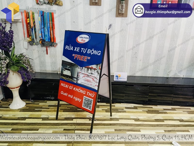 standee chân sắt chữ A đẹp