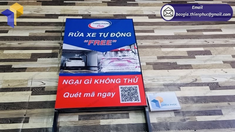 standee chân sắt chữ A uy tín