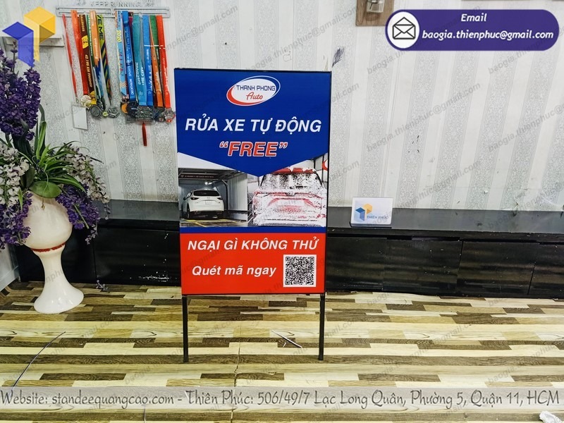 standee chân sắt chữ A