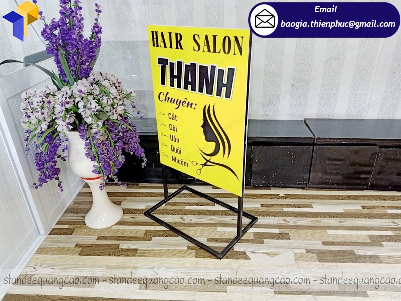 standee chân sắt giá bao nhiêu