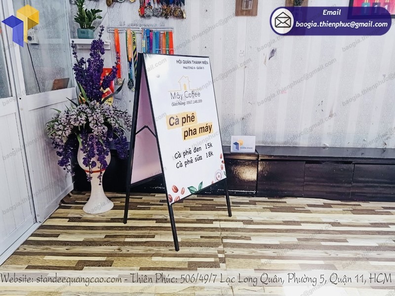 standee chân sắt giá rẻ