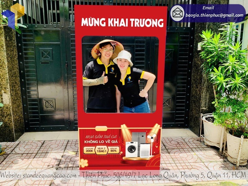 Standee chụp ảnh check in khai trương