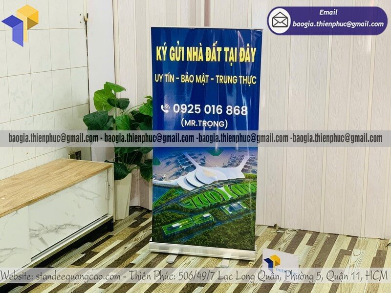 Standee cuốn nhôm dựng banner in 1 mặt quảng cáo