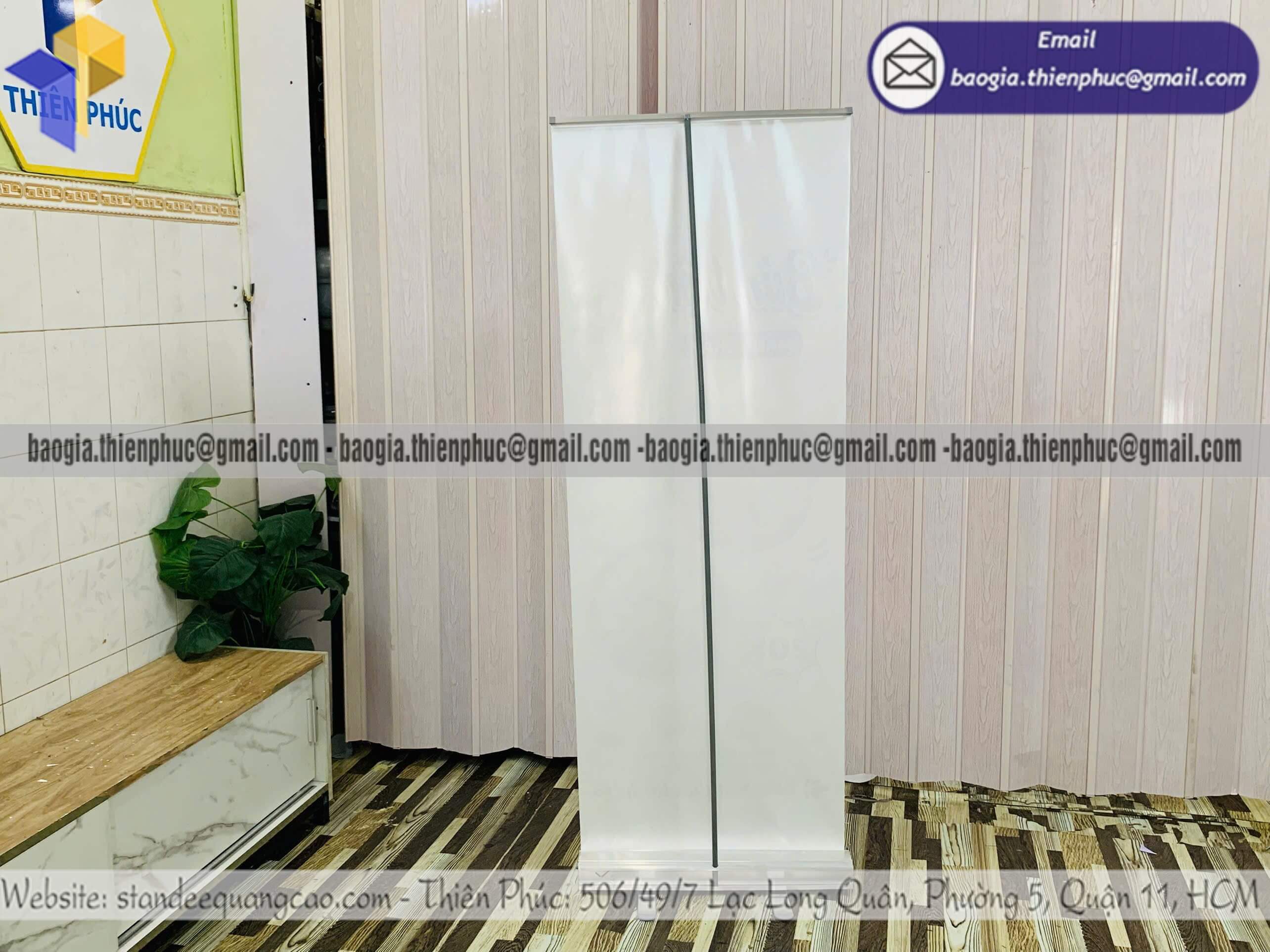 Standee cuốn nhôm in poster 1 mặt quảng cáo để lắp đặt dễ cuốn đi