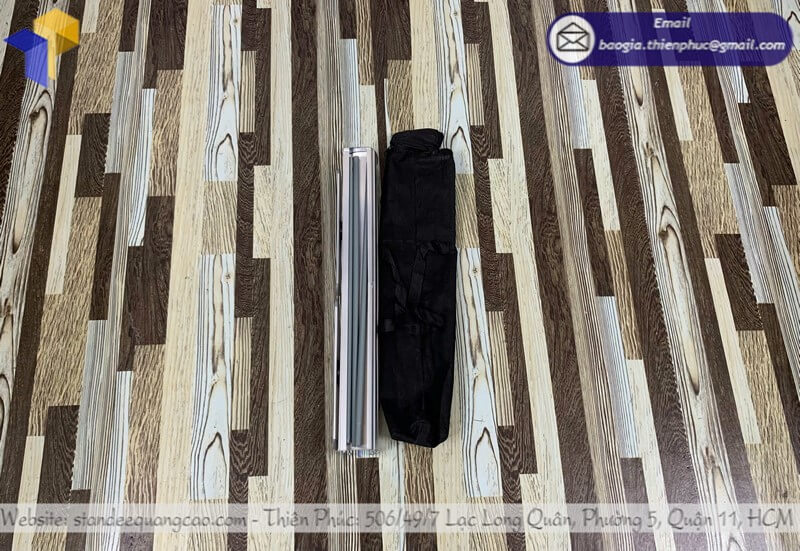 standee cuốn nhôm đồ uống nhỏ gọn