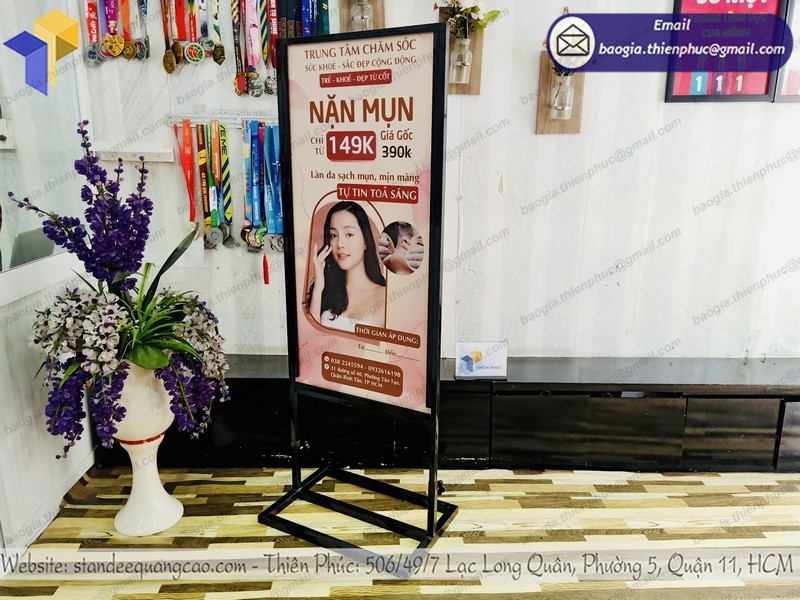 standee đế sắt cán format đẹp