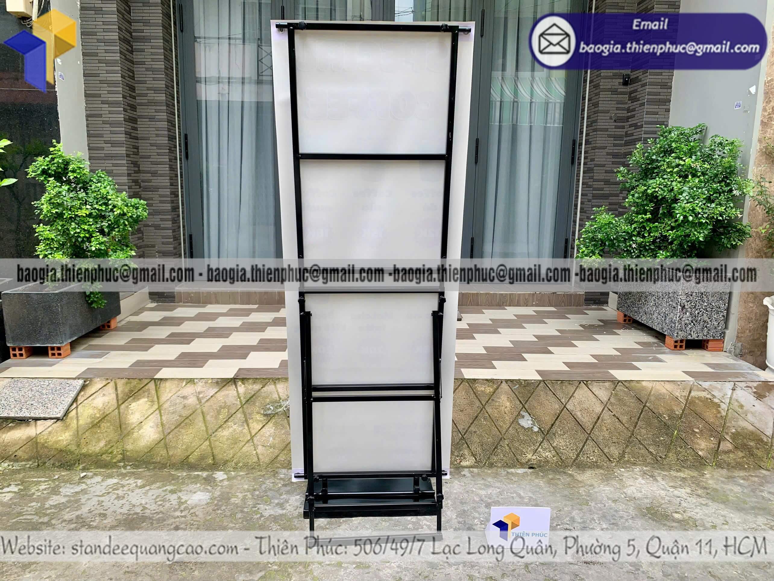 Standee đế sắt treo poster in 1 mặt chống lật xưởng gia công phục vụ nhu cầu quảng cáo