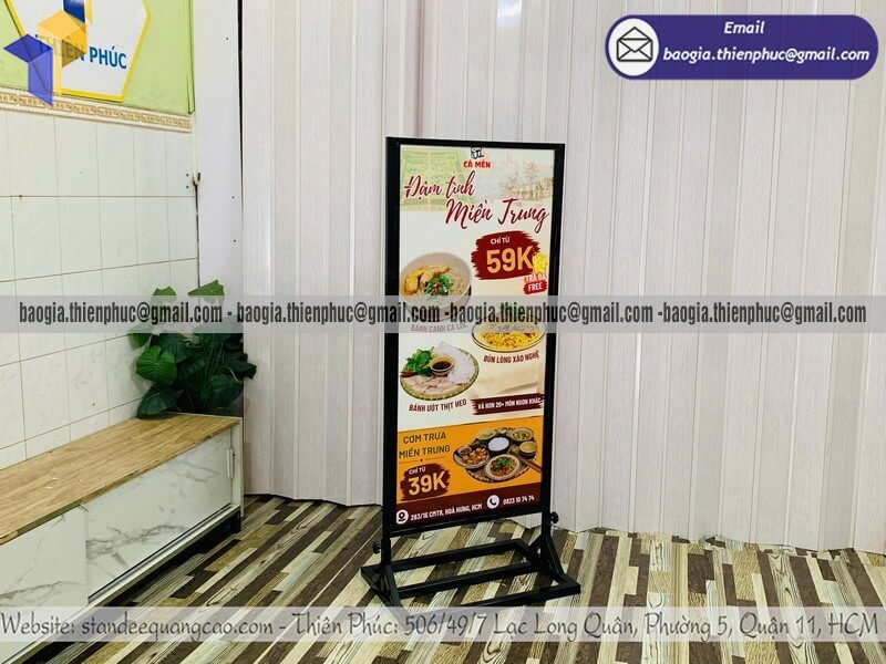 Standee giới thiệu menu đứng vỉa hè khung sắt in logo quán ăn cá nhân hóa