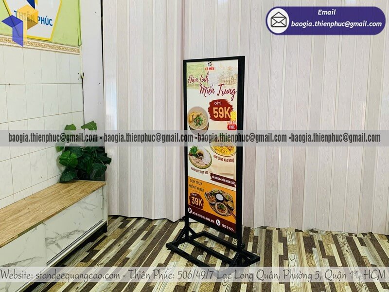 Standee giới thiệu menu đứng vỉa hè khung sắt hiển thị món ngon cực bắt mắt