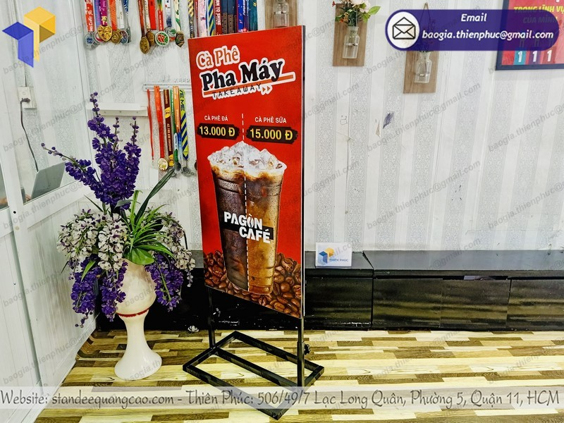 standee hai mặt ngoài trời đẹp