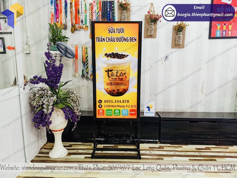 standee hai mặt tphcm