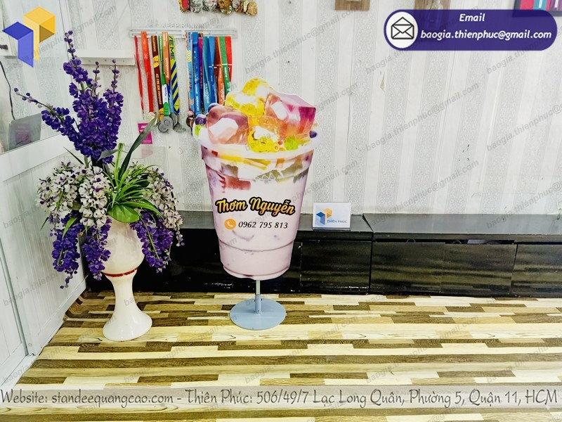 standee hình ly trà sữa 3D giá rẻ