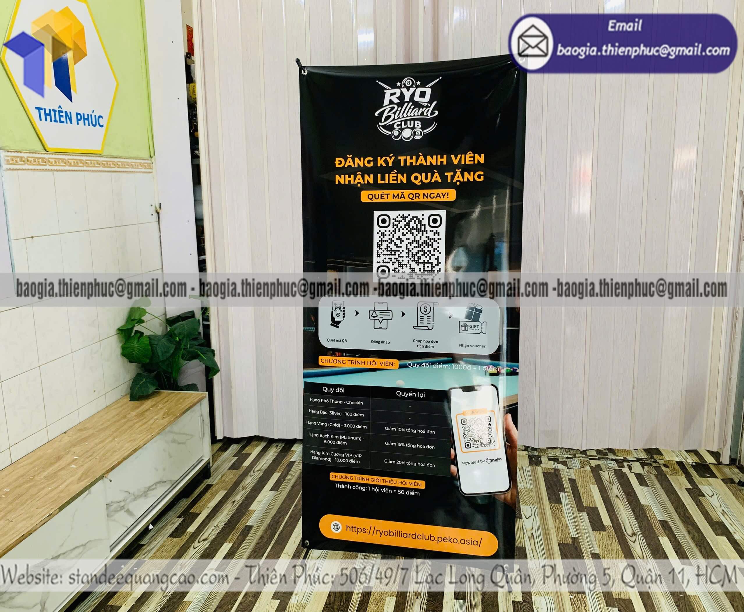 Standee in poster treo quảng cáo chữ X di động Standee in poster treo quảng cáo chữ X di động