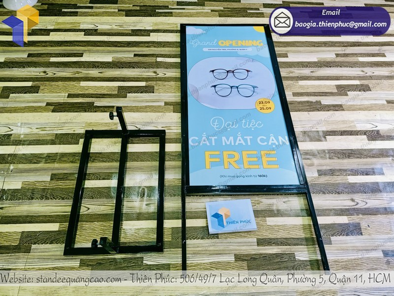 standee khung sắt đứng giá rẻ đẹp