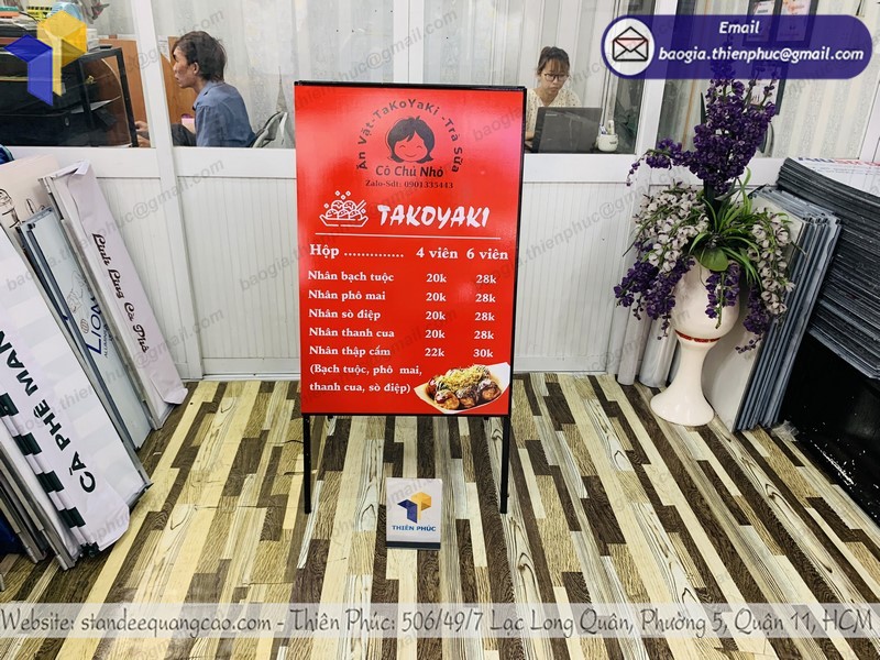 standee khung sắt đứng ngoài trời đẹp