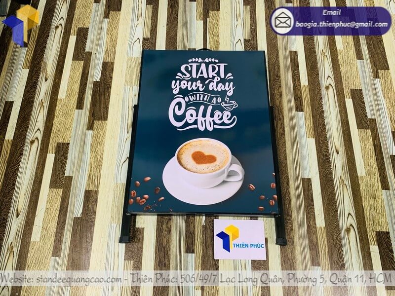 In standee khung sắt gấp in logo thương hiệu