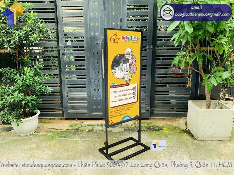 Standee khung sắt ngoài trời – Giá tốt, giao hàng tận nơi