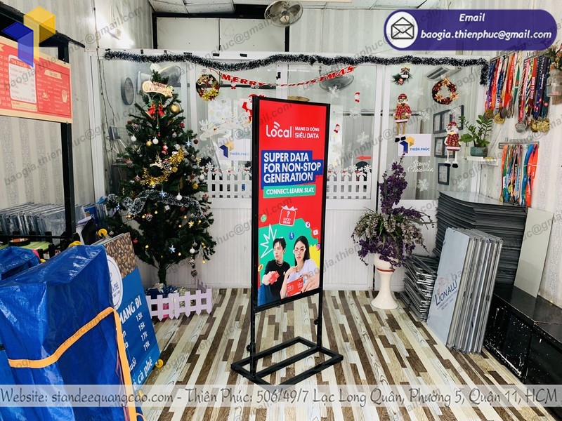 standee khung sắt ngoài trời uy tín