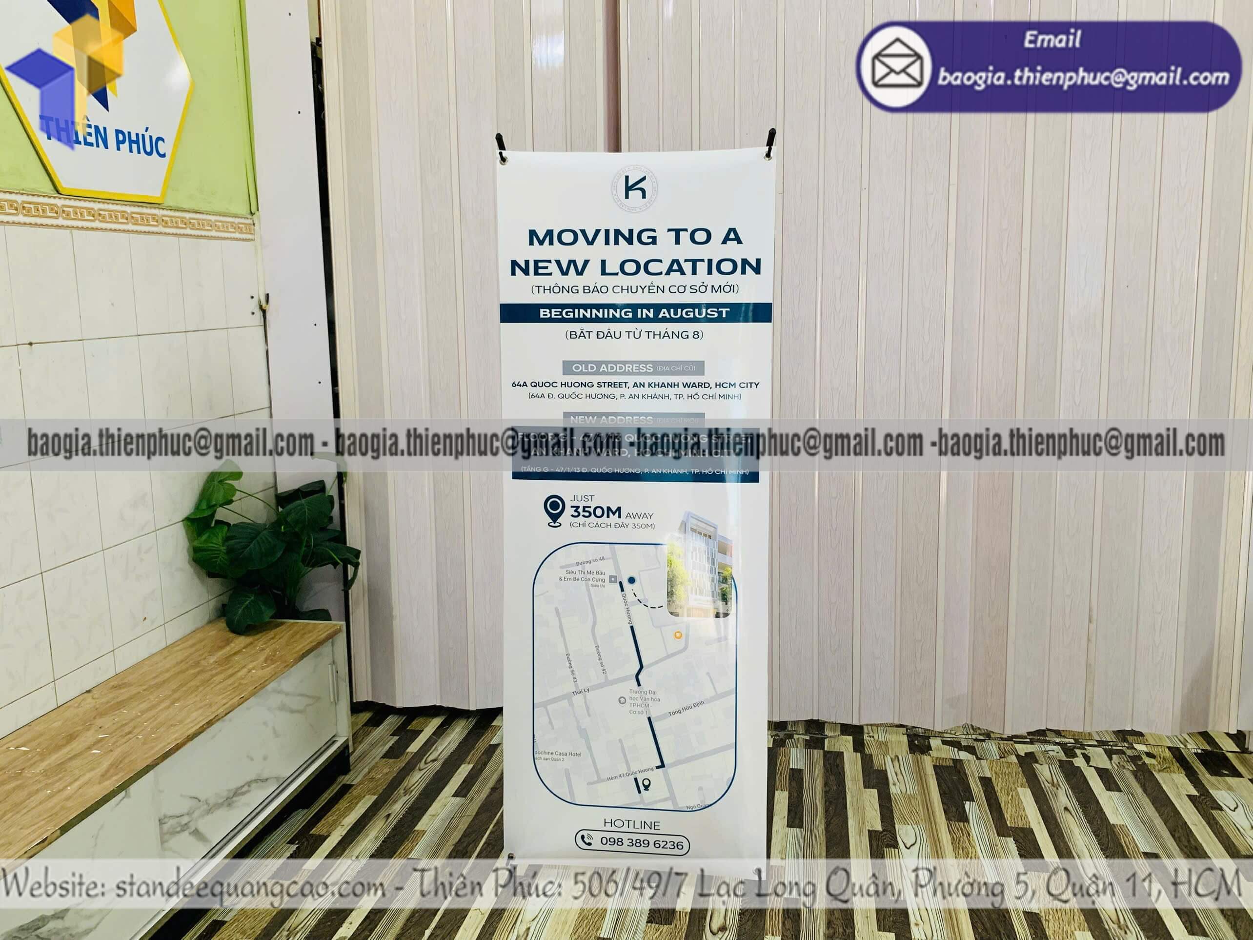 Standee khung sắt poster treo chữ X ngoài trời