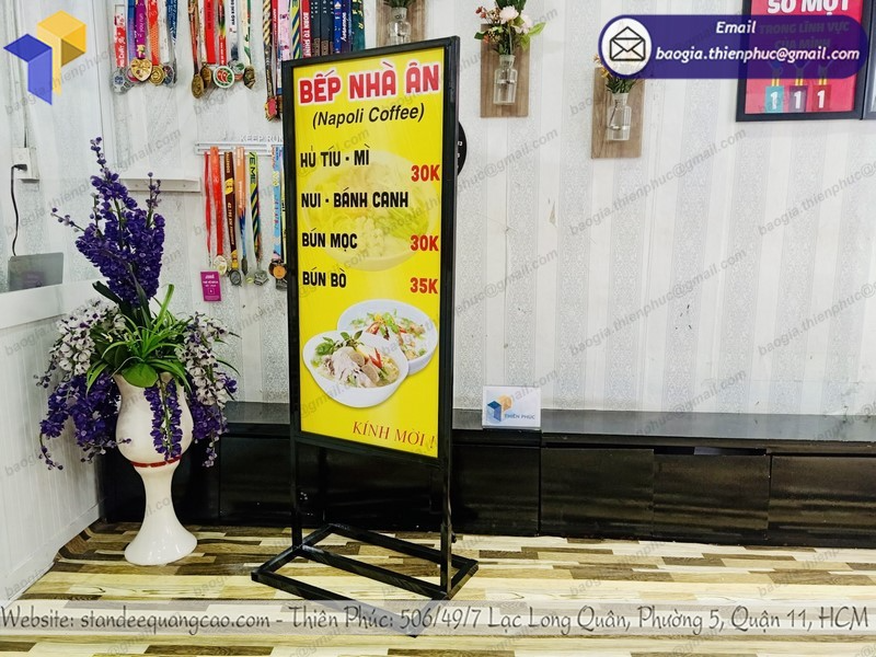 standee khung sắt quảng cáo ngoài trời đẹp