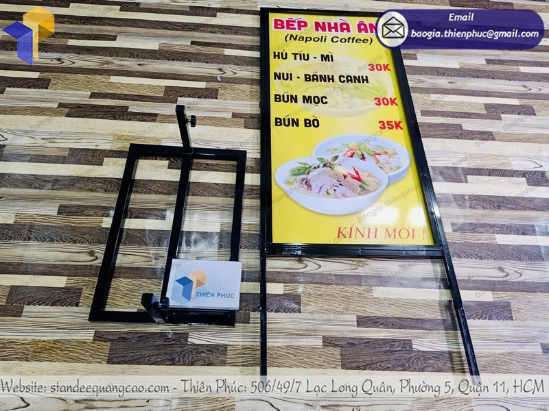 standee khung sắt quảng cáo ngoài trời