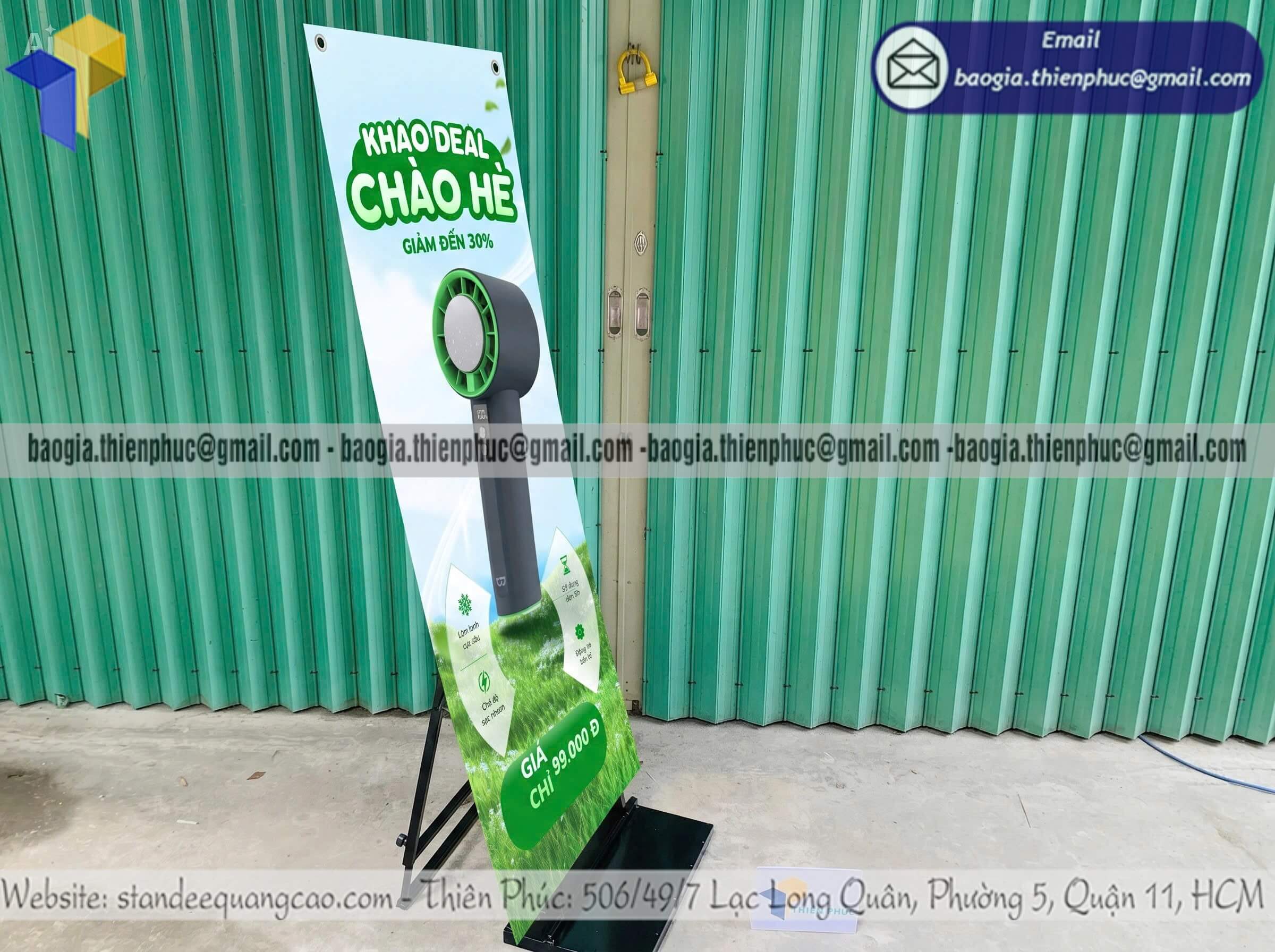 Standee khung sắt treo banner quảng cáo chống lật lắp đặt trong nhà ngoài trời