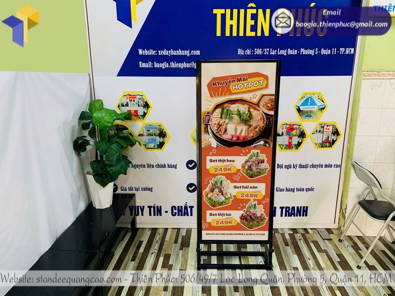 in ấn standee khung sắt khuyến mãi