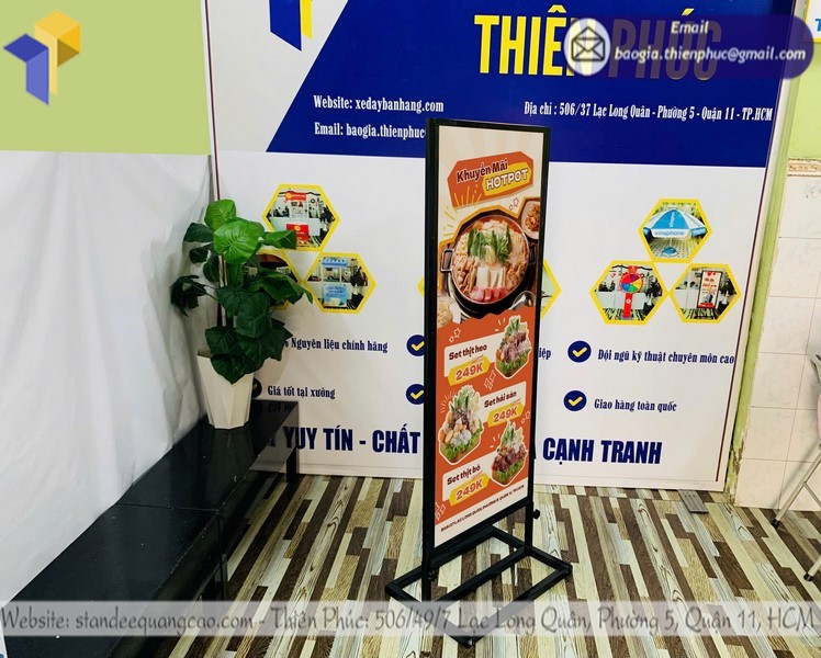 kích thươc standee khung sắt