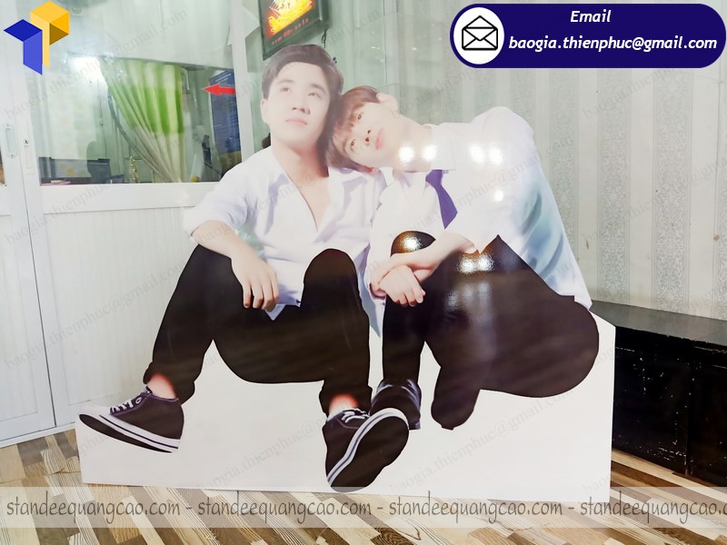 standee mô hình diễn viên