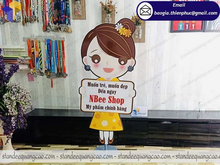 standee mô hình hoạt hình