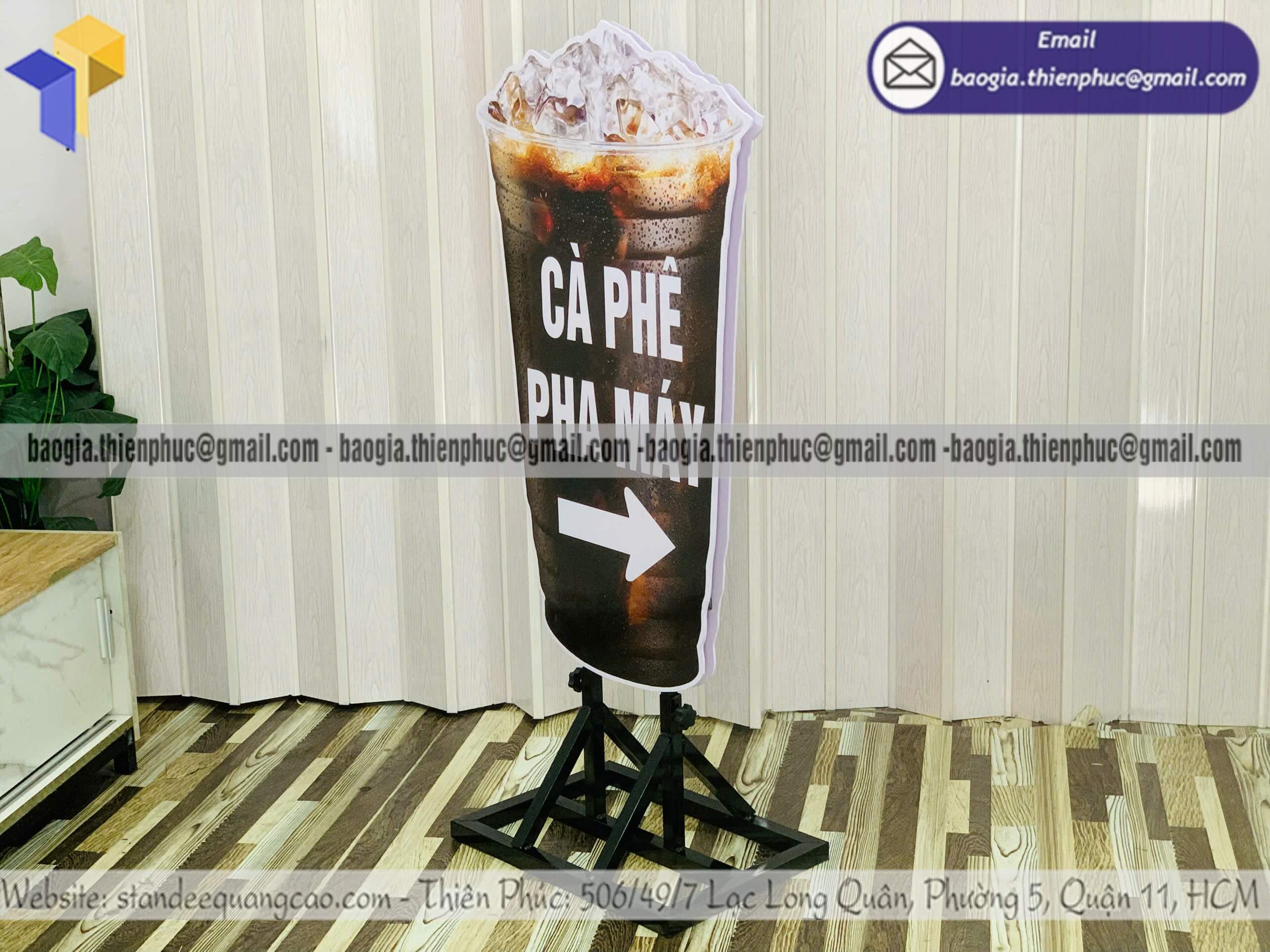 Standee mô hình ly cà phê hai mặt trưng bày đẹp mẫu riêng cho hệ thống trà sữa