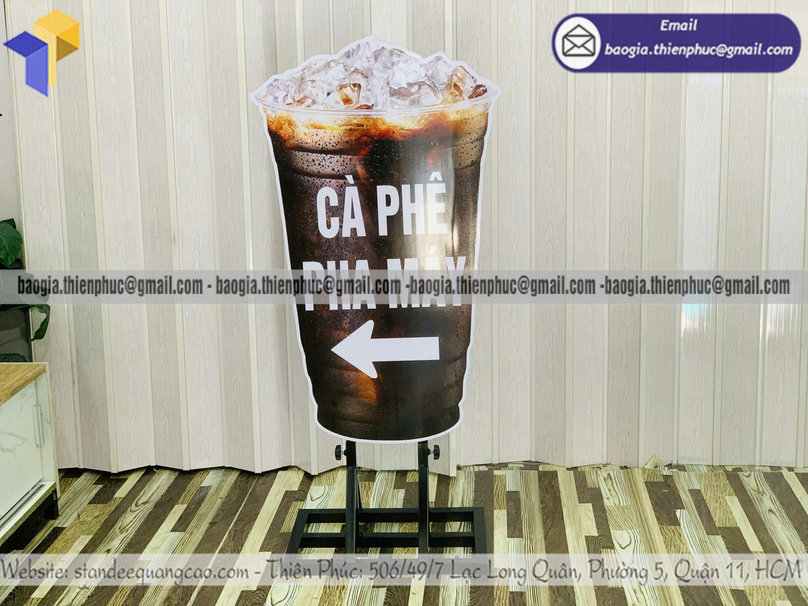 Standee mô hình ly cà phê hai mặt trưng bày đẹp muốn tăng lượng khách và doanh thu