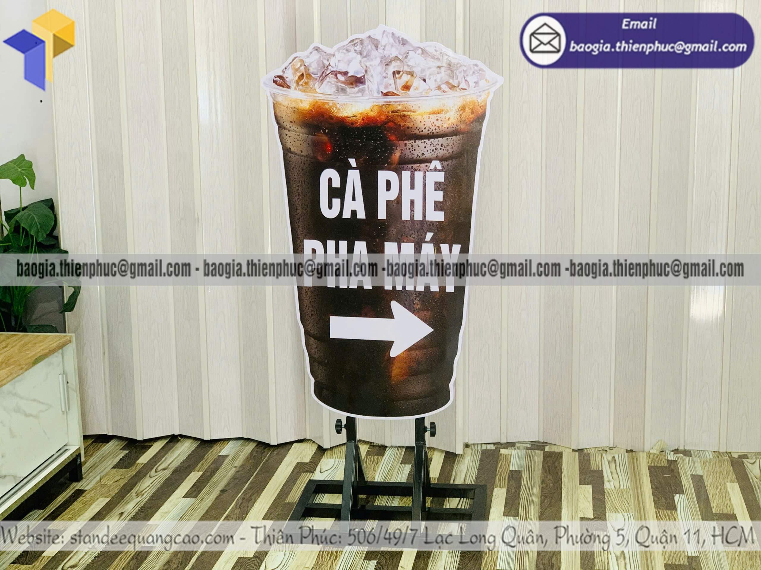 Standee mô hình ly cà phê hai mặt trưng bày đẹp