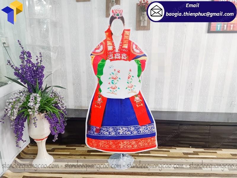 standee mô hình người đẹp