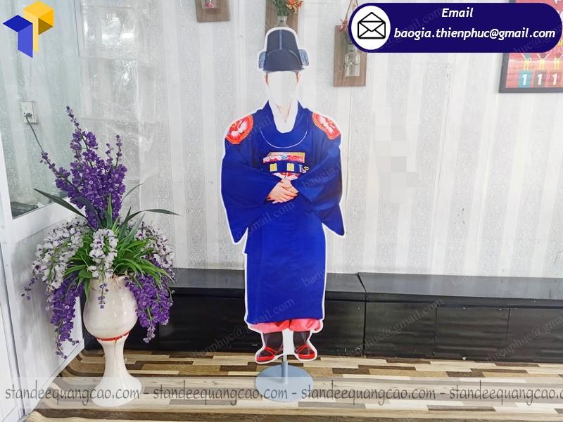 standee mô hình người giá rẻ