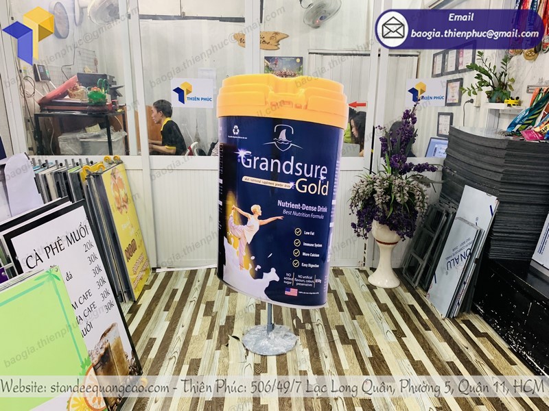 standee mô hình quảng cáo