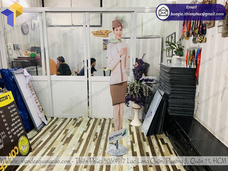 Standee mô hình tiếp viên hàng không uy tín